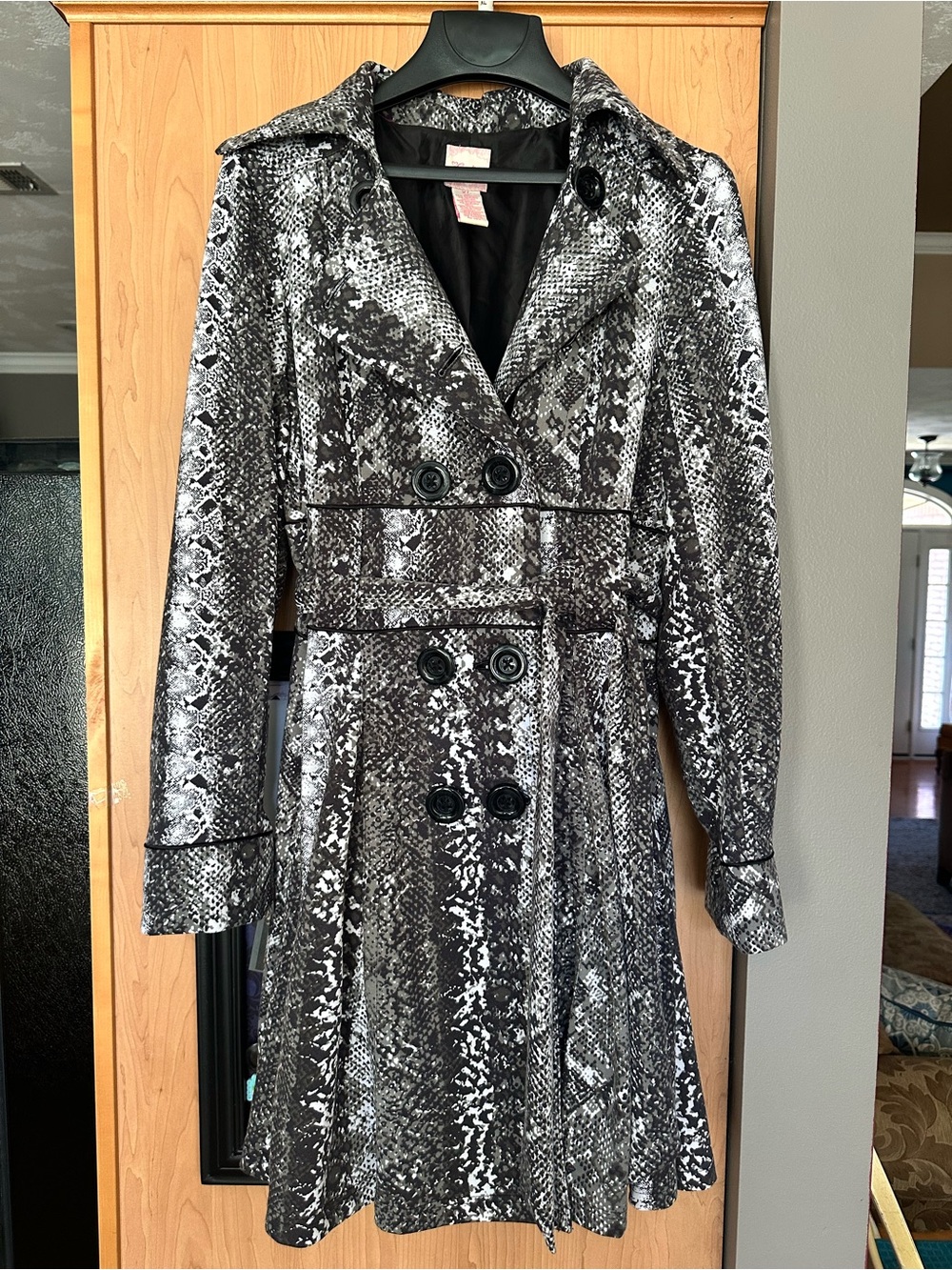 Vintage Candie's Black & Gray Snake-Print Long Sleeve Trench Coat